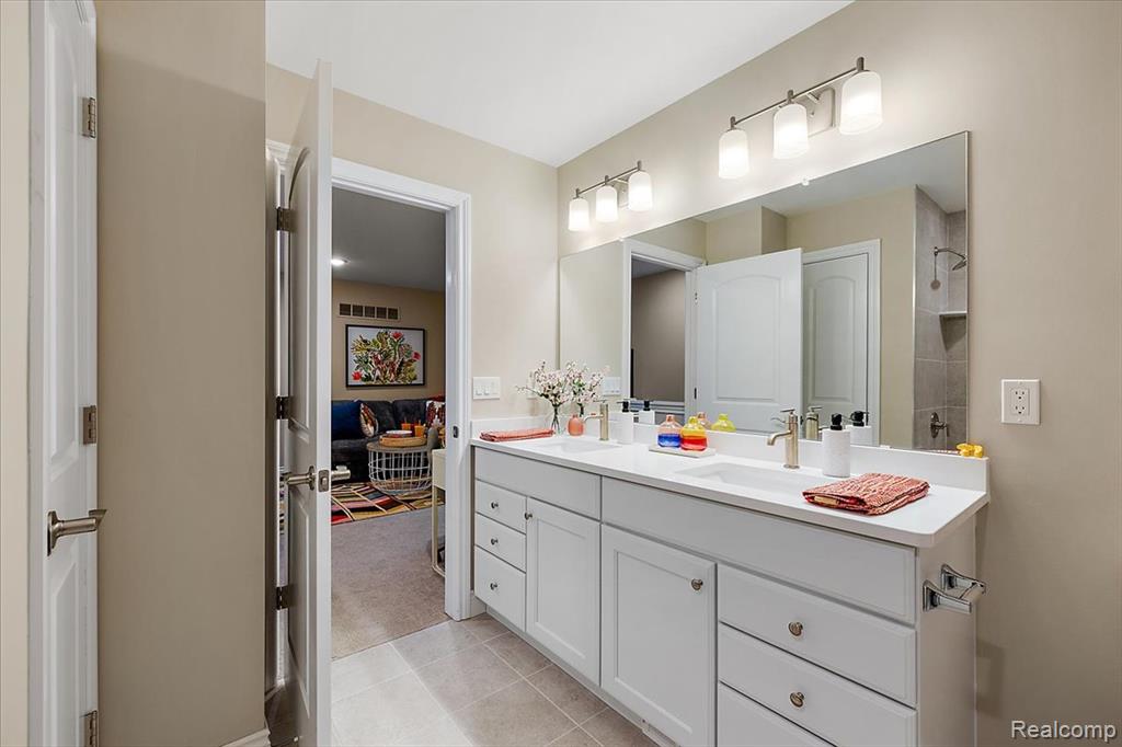 809 Cortland Ln, Troy, MI 48085 — Photo 12