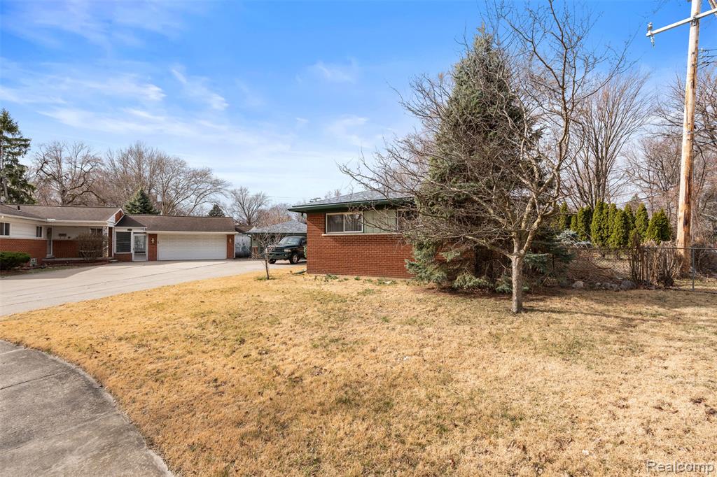 9261 Brady Court, Redford, MI 48239 — Photo 4