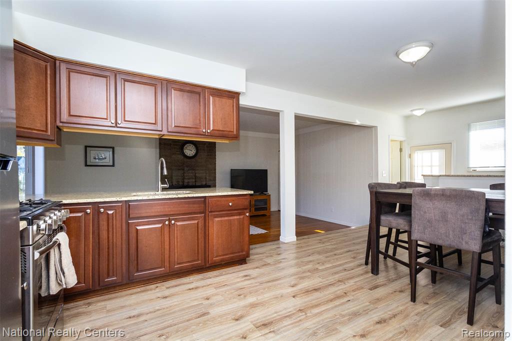 511 S Bryar Street, Westland, MI 48186 — Photo 9