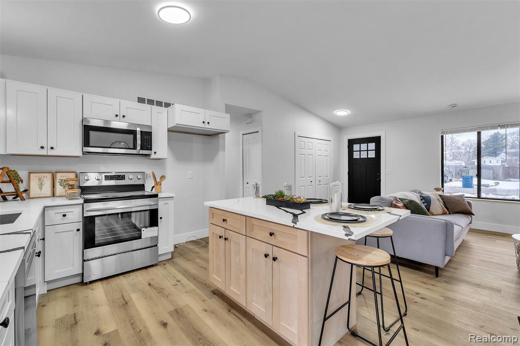 9063 Ashdown Avenue, White Lake, MI — Photo 17