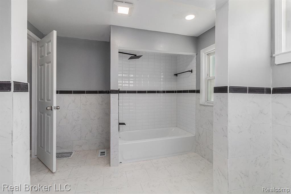 8301 Dodge Avenue, Warren, MI 48089 — Photo 12