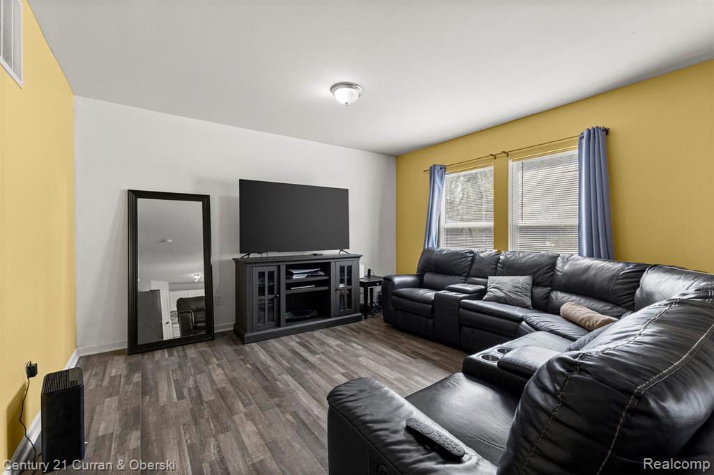 1659 Greenway Drive, Ypsilanti, MI 48198 — Photo 4