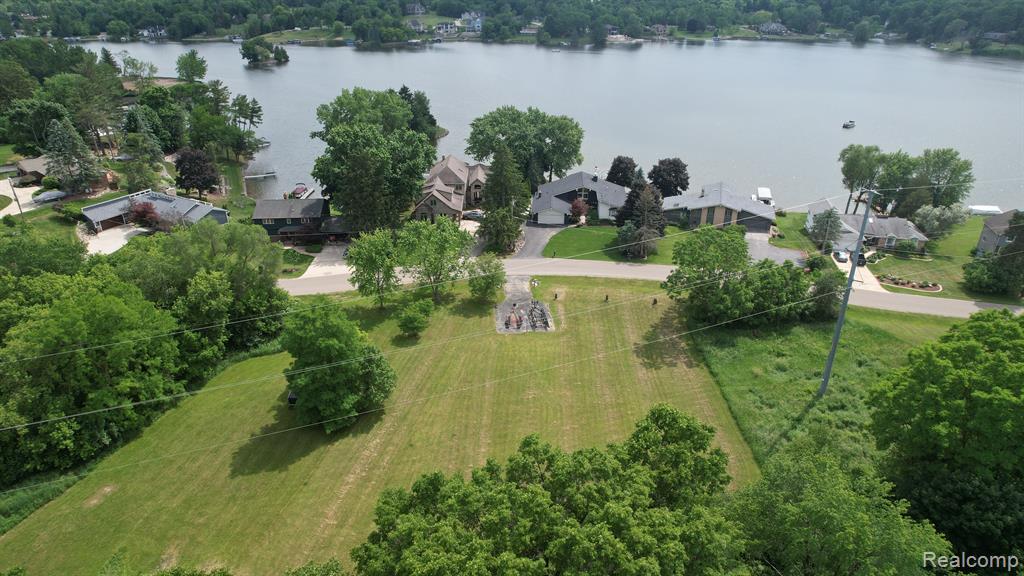7447 Driftwood Drive, Fenton, MI 48430 — Photo 6