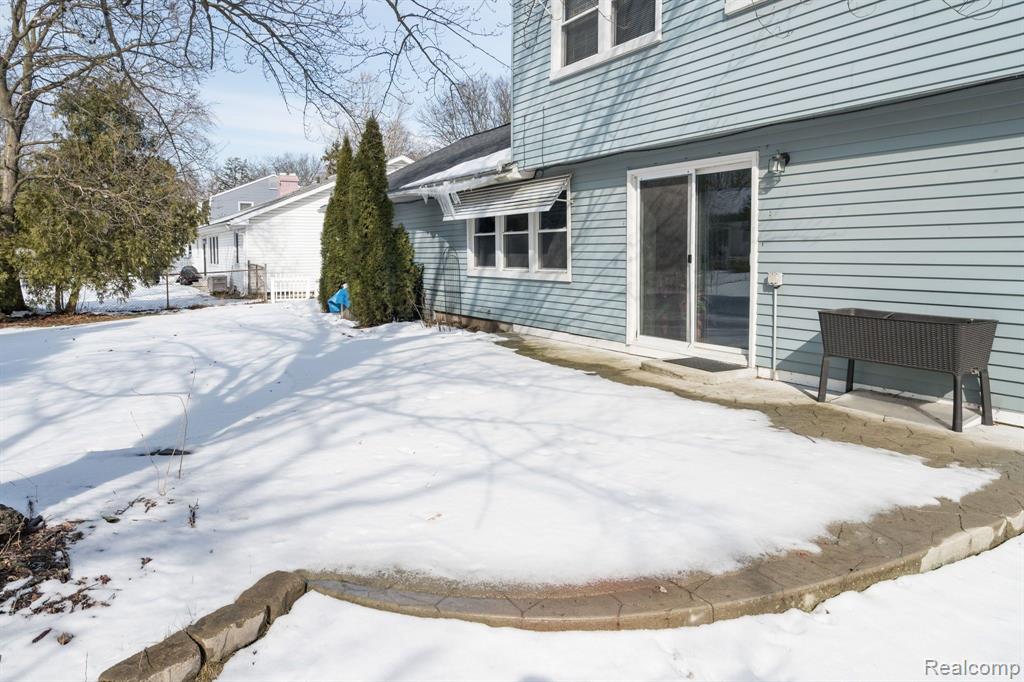 4929 Danbury Drive, Troy, MI 48085 — Photo 31