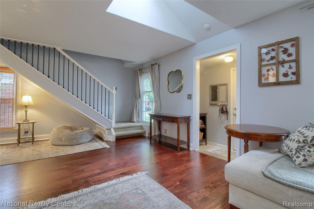 702 Royal Avenue, Royal Oak, MI 48073 — Photo 8
