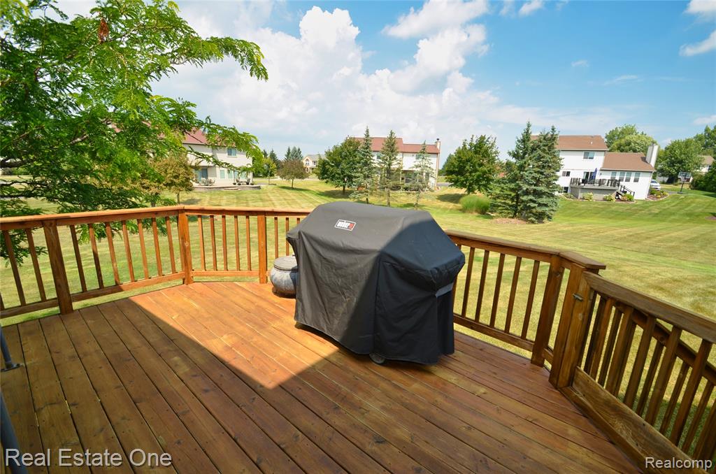 2092 Westview Court, Orion, MI — Photo 36