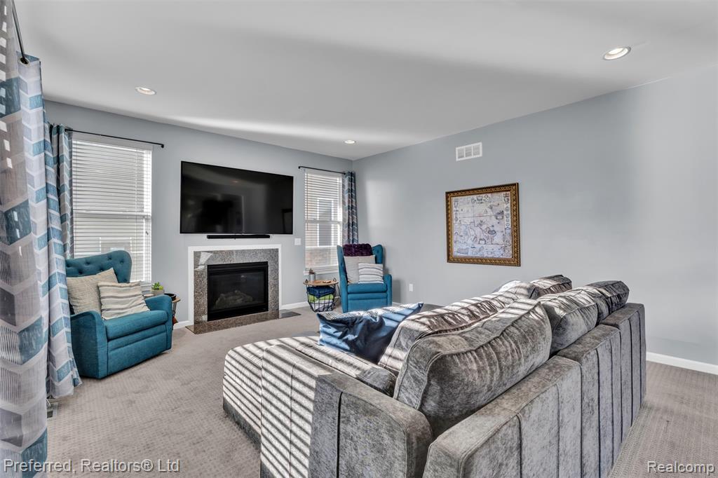 28430 Oakmonte Circle E, New Hudson, MI 48165 — Photo 15