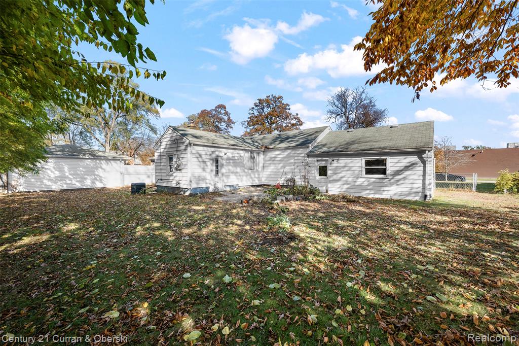 6627 Mayburn Street, Dearborn Heights, MI 48127 — Photo 19