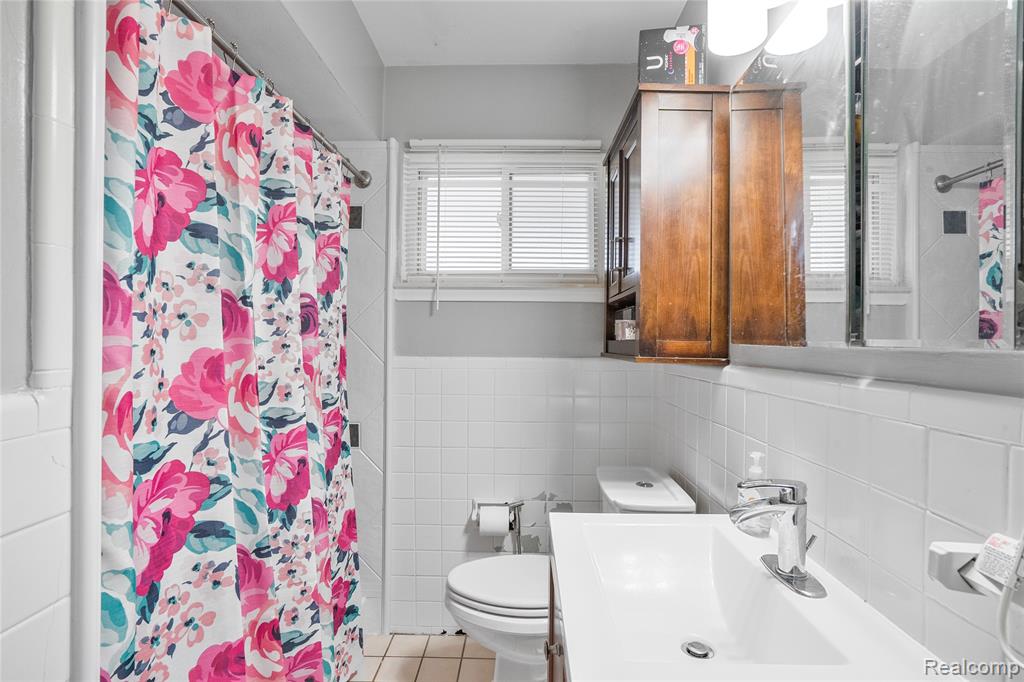 31344 Rosslyn Avenue, Garden City, MI — Photo 9