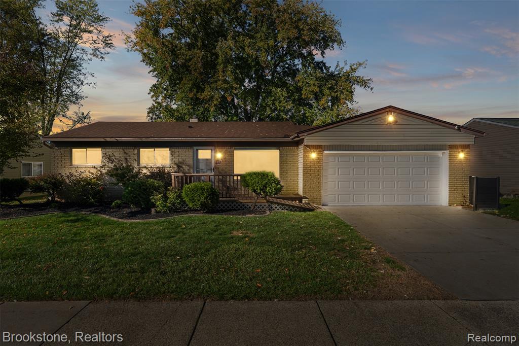 22145 Purdue Avenue, Farmington Hills, MI 48336