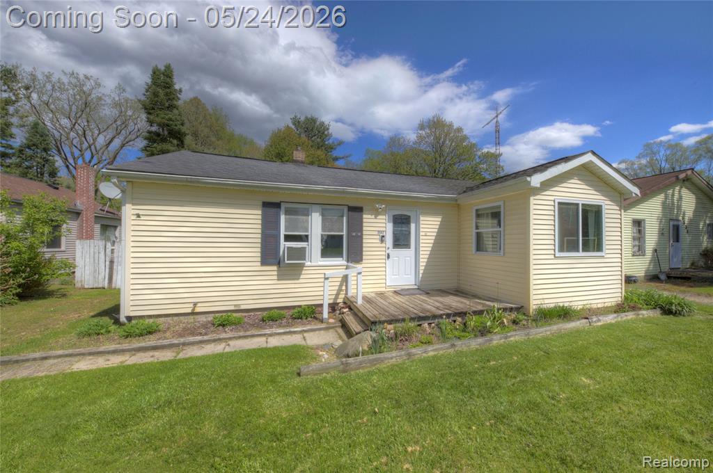 3542 East Street, Hartland, MI 48353 — front exterior