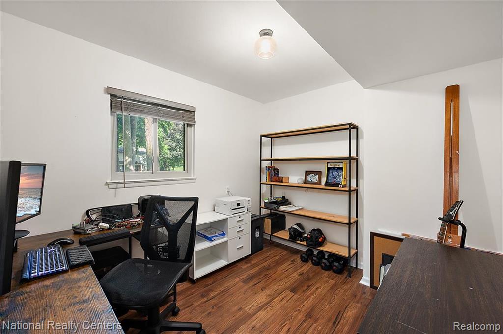21201 E Chigwidden Street, Northville, MI 48167 — Photo 40