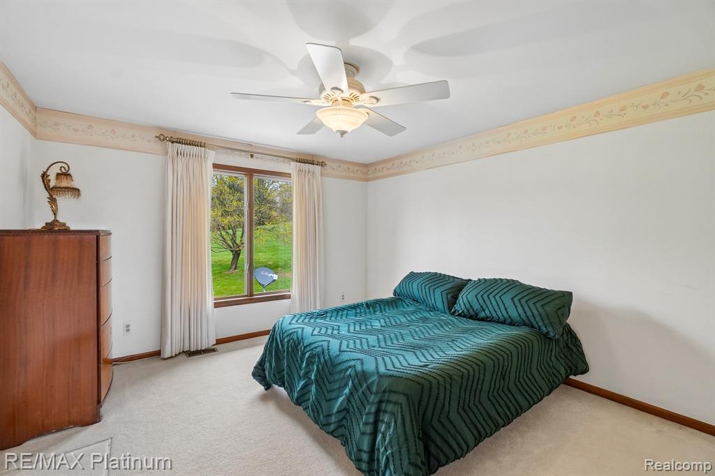555 Crawford Farm Lane, Milford, MI 48380 — Photo 31