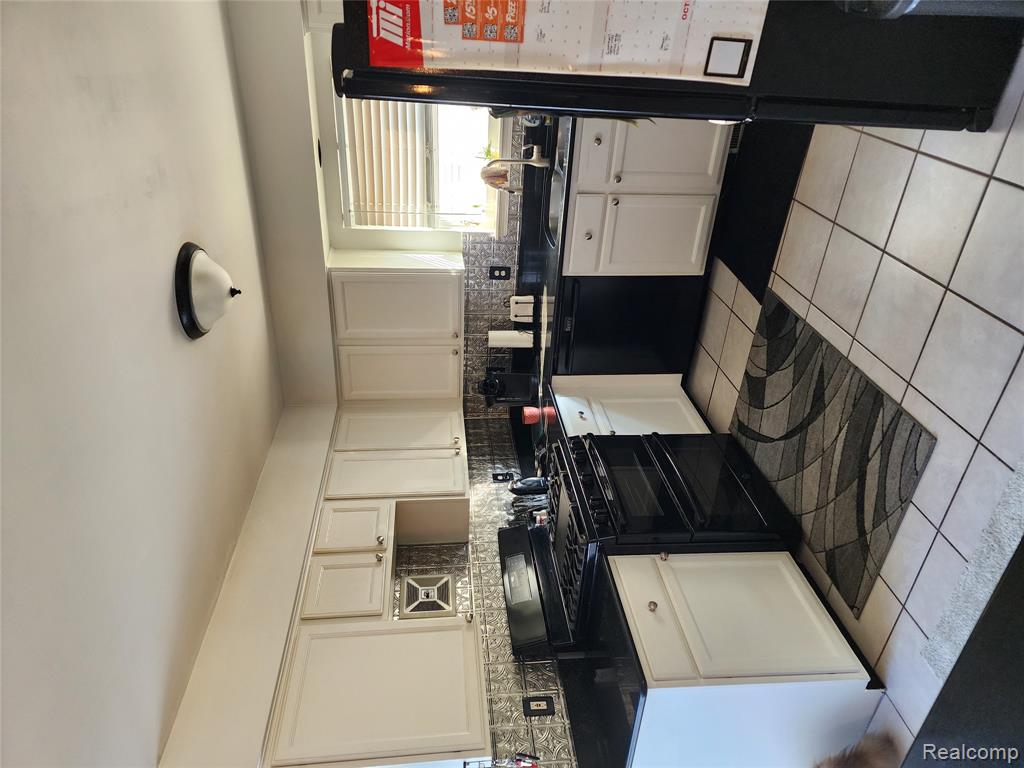 3955 Trumbull Street, Trenton, MI 48183 — Photo 11