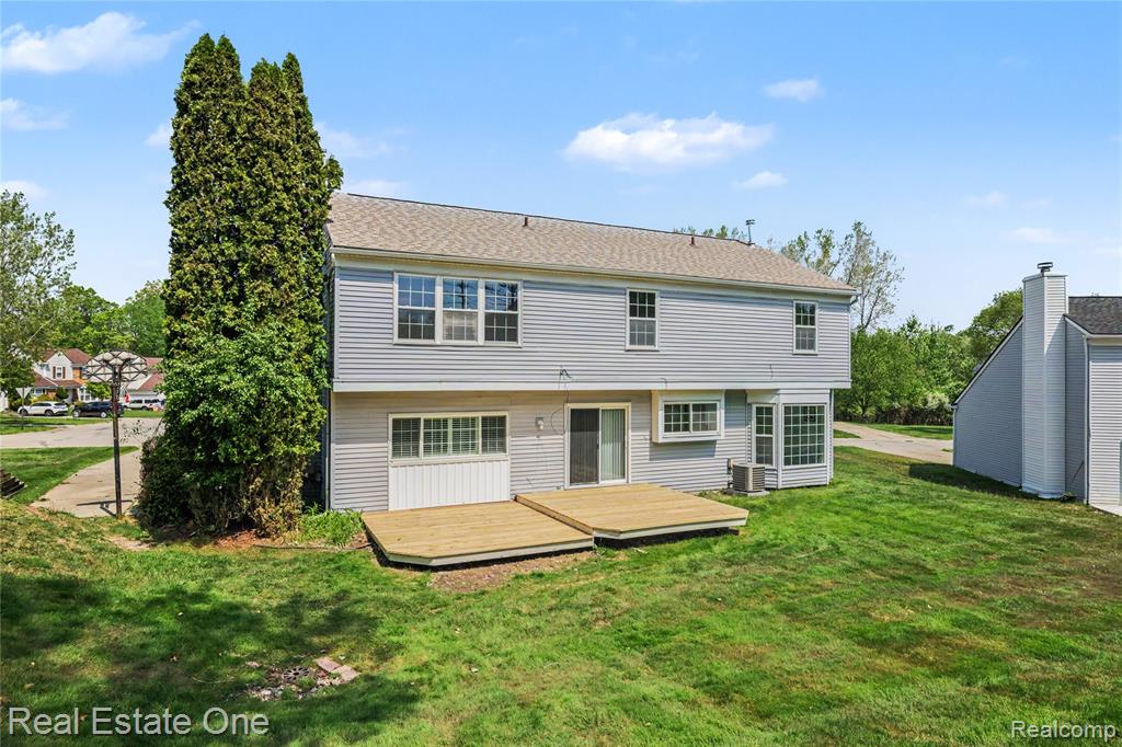 1797 Poppleton Drive, West Bloomfield, MI 48324 — Photo 37