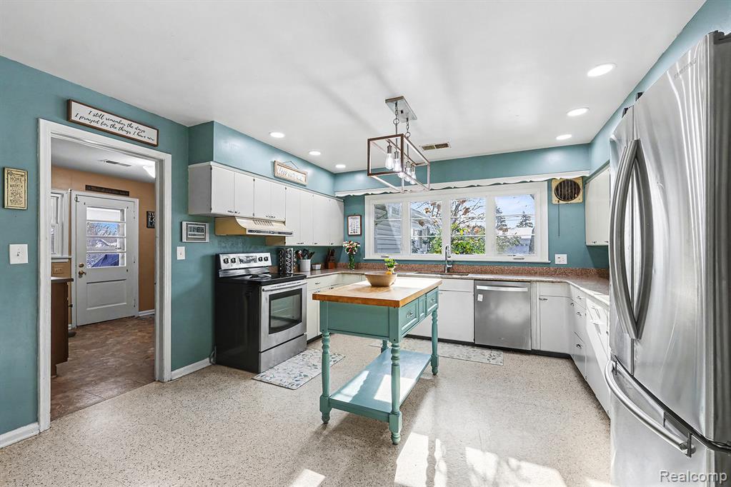 45420 Grant Park, Utica, MI 48317 — Photo 11