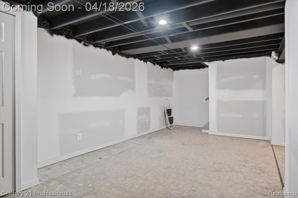 9343 Caprice Drive, Plymouth, MI 48170 — Photo 32