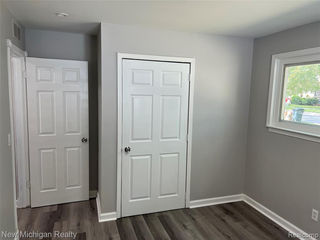 5709 WEDDELL Street, Dearborn Heights, MI 48125 — Photo 12