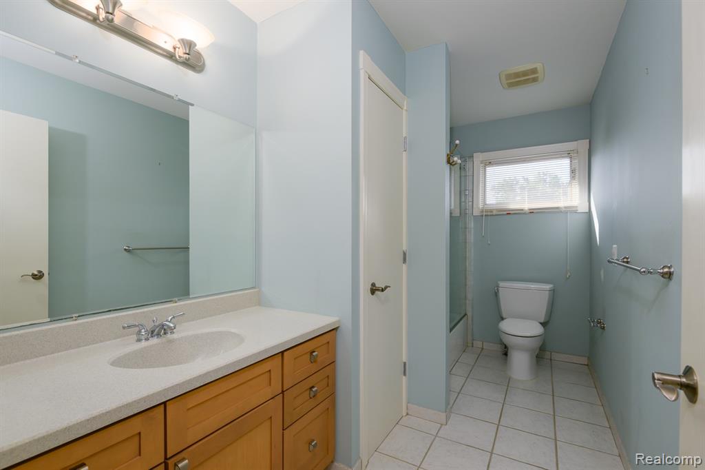 5565 Ford Road, Commerce Twp, MI 48382 — Photo 24