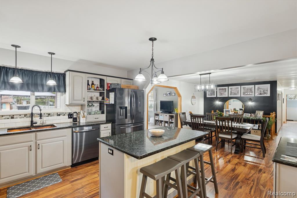 8474 Wesley Drive, Flushing, MI 48433 — Photo 14