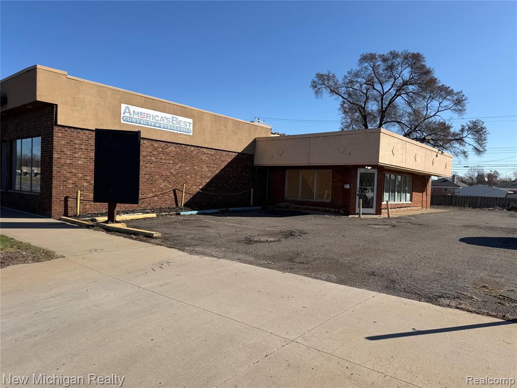 5347 Telegraph, Dearborn Heights, MI 48125 — Photo 2