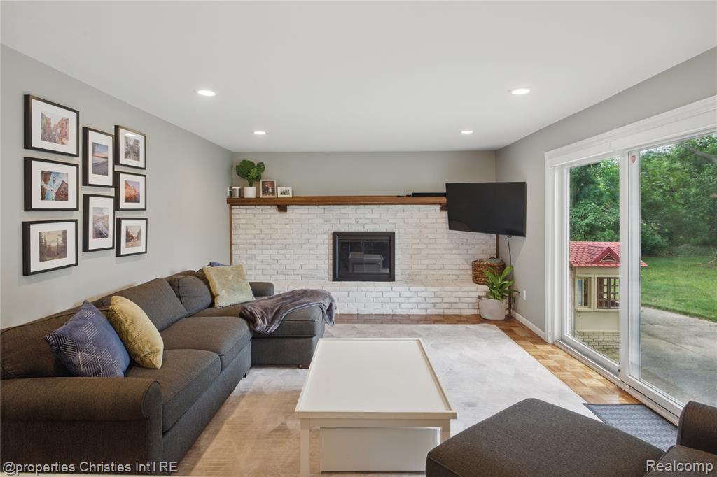 6821 Tamerlane Drive, West Bloomfield, MI — Photo 10