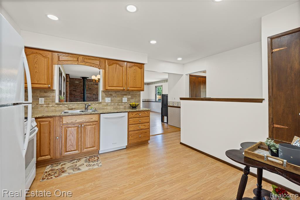 48374 Cardinal Street, Shelby Twp, MI 48317 — Photo 12