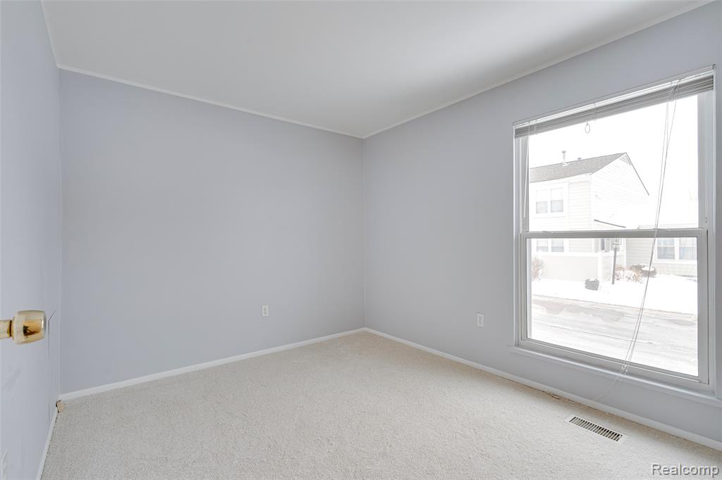 39615 Village Wood Lane, Novi, MI — Photo 24