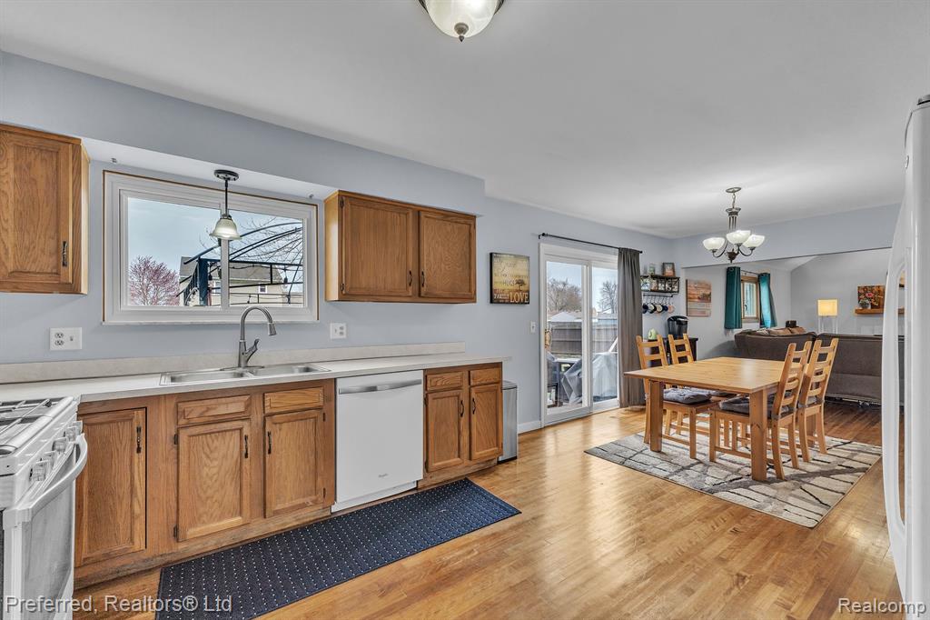 48932 CELESTE Street, Chesterfield, MI — Photo 18