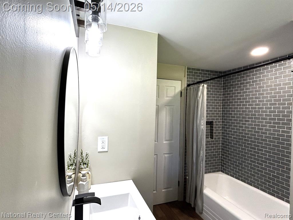 10197 Dar Lane, Goodrich Vlg, MI — Photo 35
