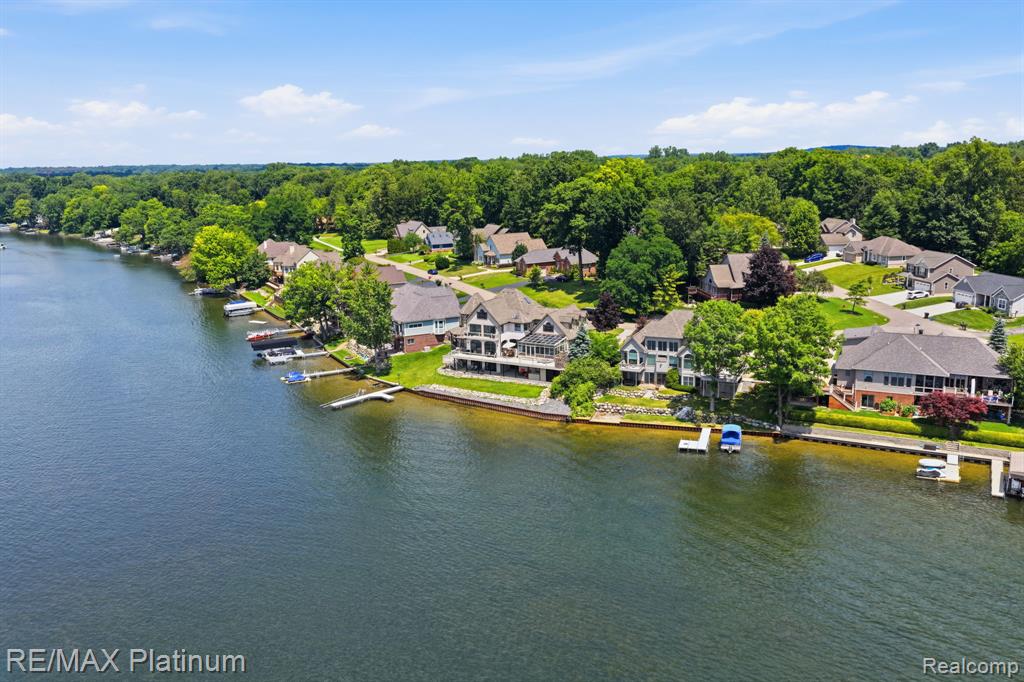 997 Thompson Shore Drive, Howell, MI 48843 — Photo 81