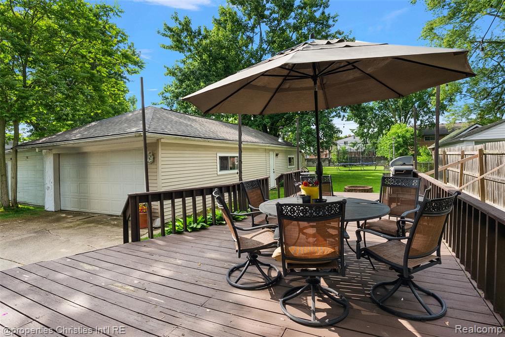 525 Broadacre Avenue, Clawson, MI — Photo 9