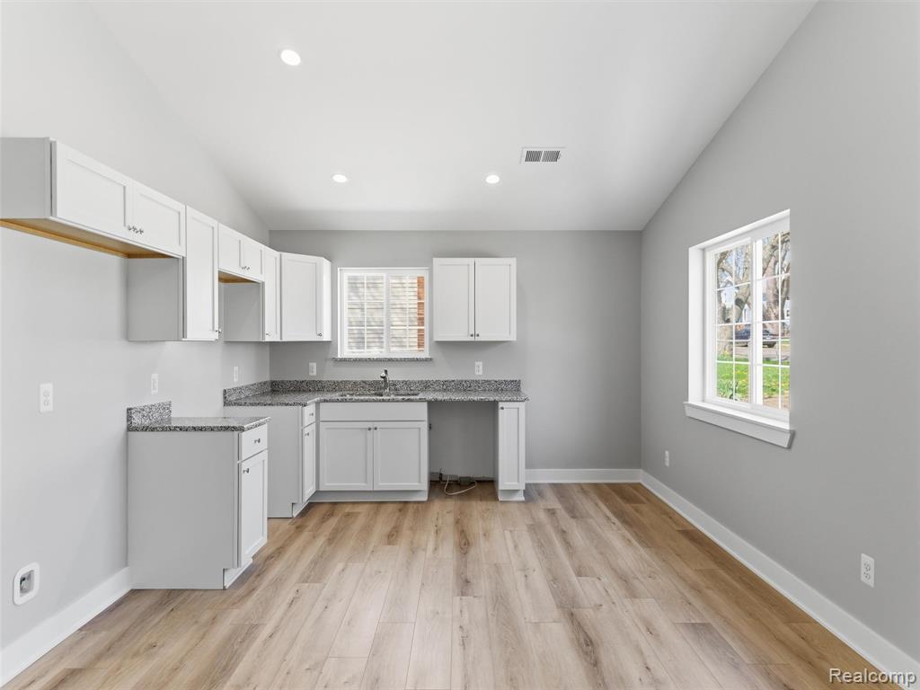 1005 Lakeview Street, Waterford, MI 48328 — Photo 13