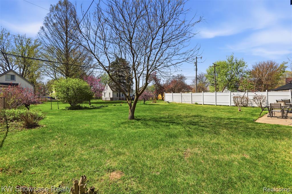 25715 Norfolk Street, Dearborn Heights, MI 48125 — Photo 30