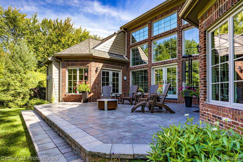 8242 Pine Hollow Court, Grand Blanc, MI 48439 — Photo 8