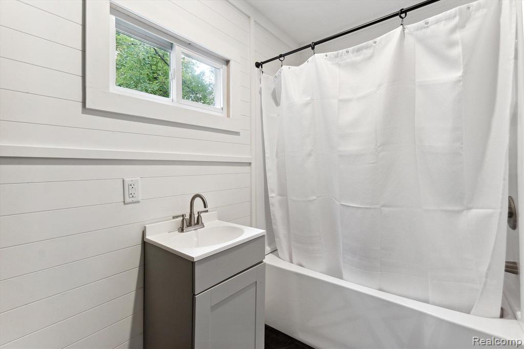 5630 Glen Echo Drive, Howell, MI 48843 — Photo 25