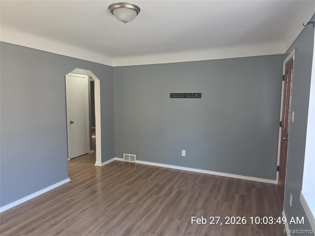 25695 Orchard Drive, Dearborn Heights, MI 48125 — Photo 12