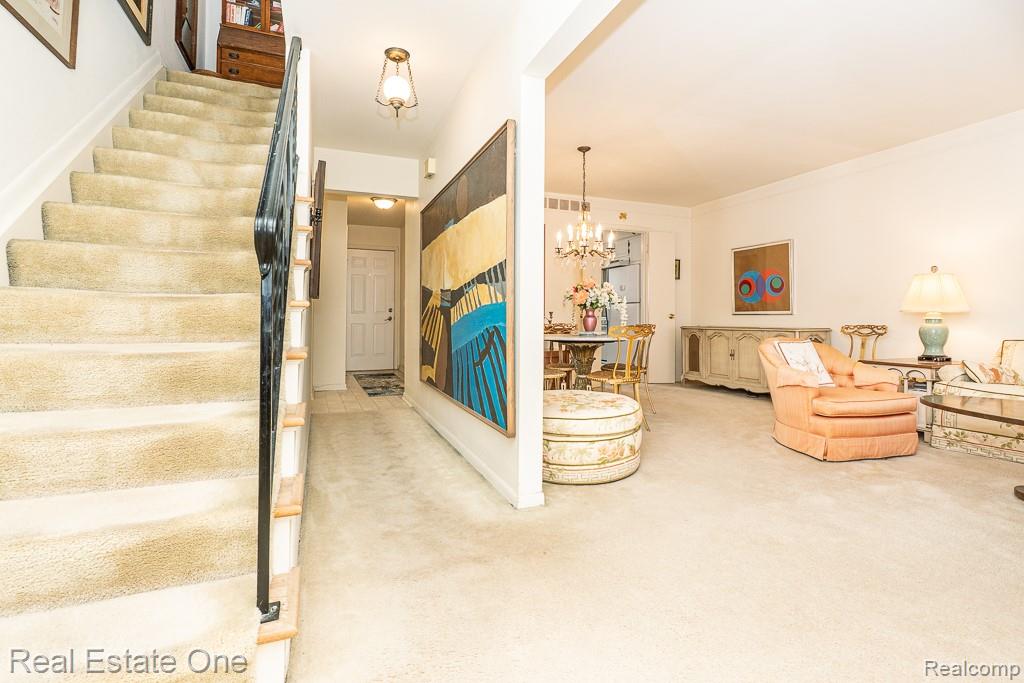 409 Fox Hills Drive N, 95, Bloomfield Hills, MI 48304 — Photo 18