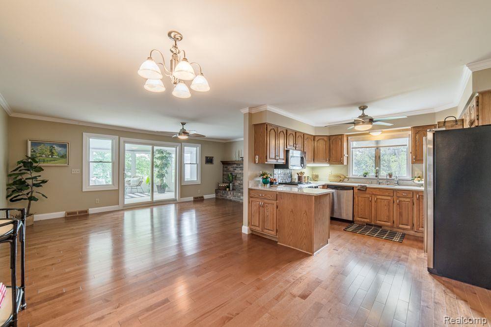 3648 WOODLAND Drive, Metamora, MI 48455 — Photo 6