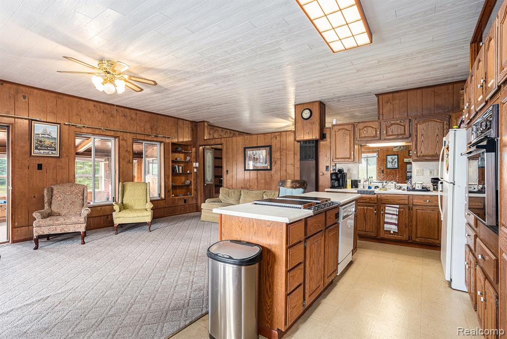808 S Dow Road, MI 48661 — Photo 28