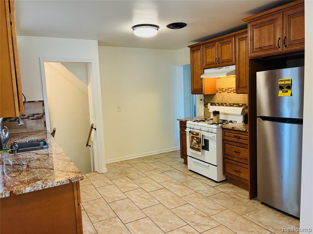2203 White Avenue, Lincoln Park, MI 48146 — Photo 8