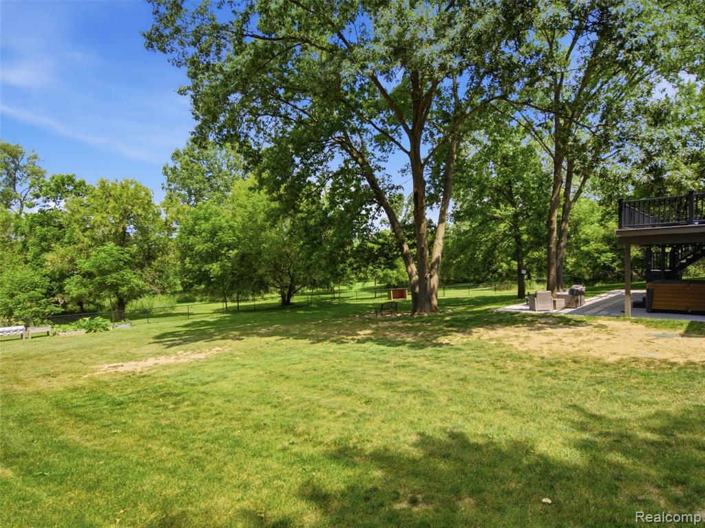 7055 Randall Drive, Fenton, MI 48430 — Photo 46