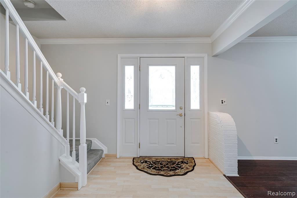 45900 Gainsborough Drive, Canton, MI 48187 — Photo 2