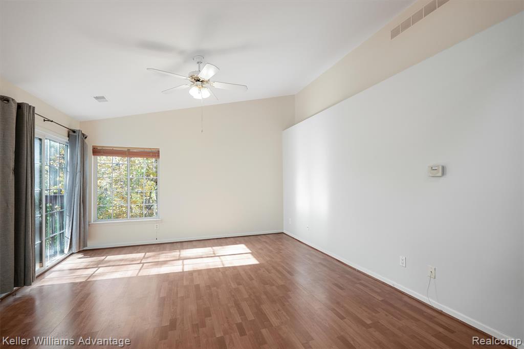 867 Saybrook Drive, Waterford, MI 48327 — Photo 5