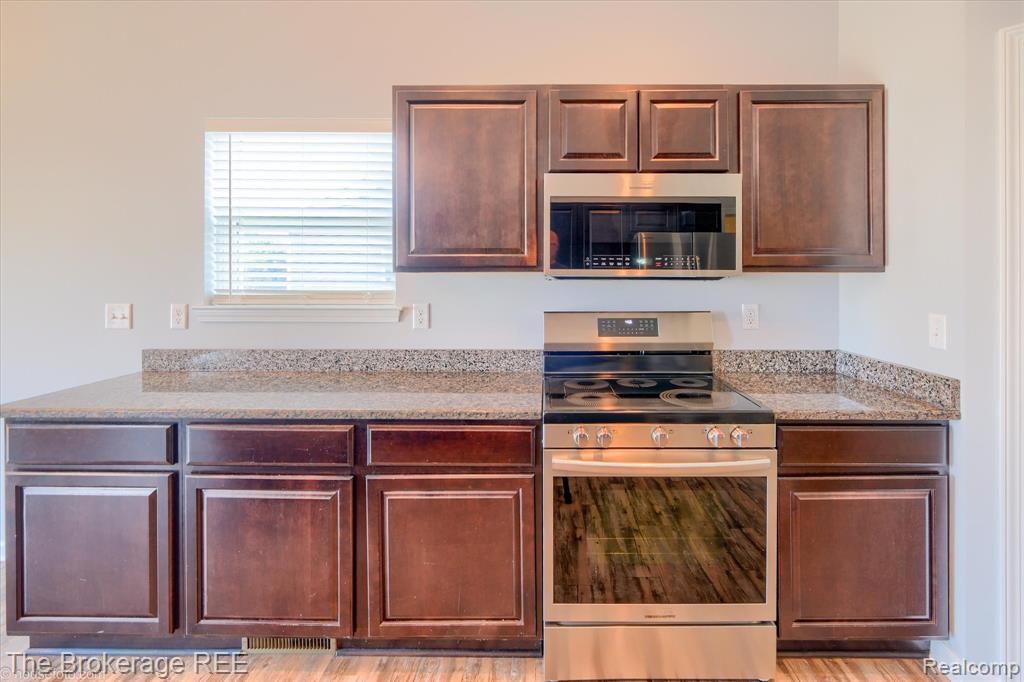 1437 Pondview Drive, Davison, MI 48423 — Photo 15