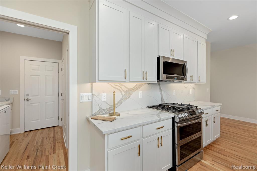 7955 Jordan Drive, Waterford, MI 48327 — Photo 12