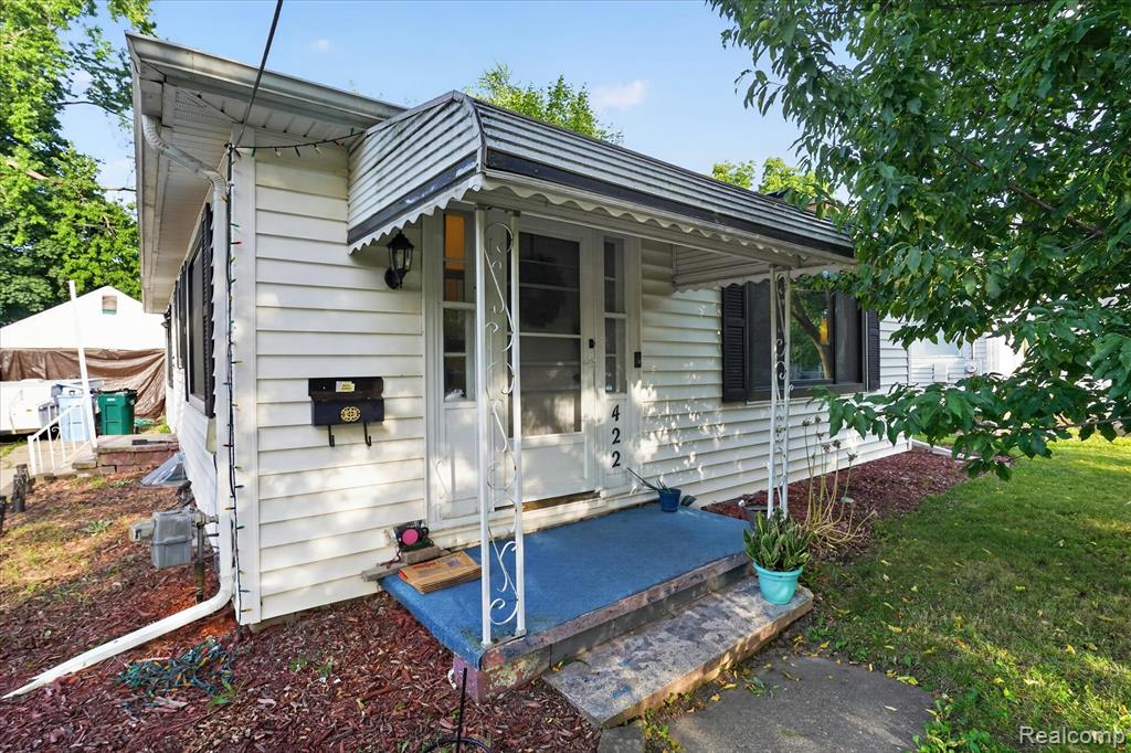 422 N Francis Avenue, Lansing, MI 48912 — Photo 2