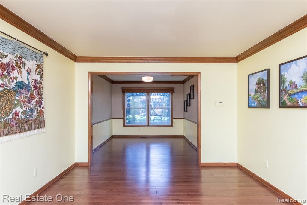 5201 CROWFOOT Drive, Troy, MI 48085 — Photo 11