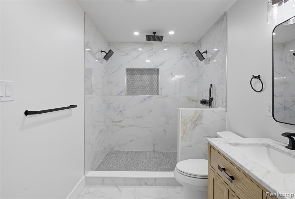 5190 Westcombe Lane, West Bloomfield, MI 48324 — Photo 25