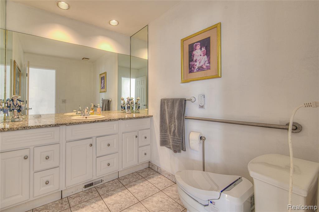 6460 Charles Drive, West Bloomfield, MI — Photo 26